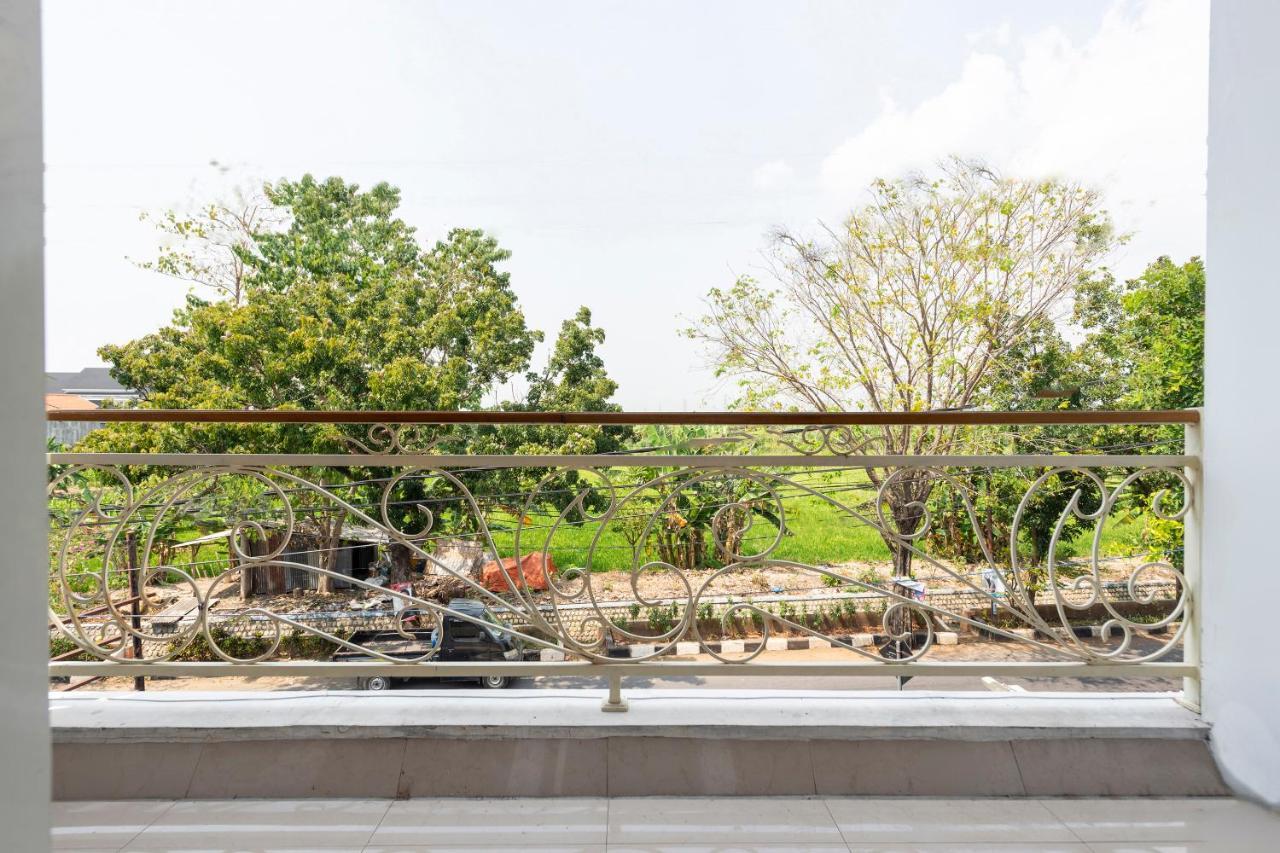 Oyo 3706 Griya Tentrem Syariah Lamongan Exterior foto